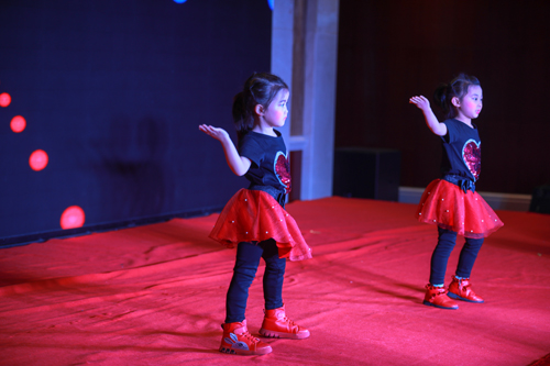 1551754300991296.jpg 大禹漢光2018年“同心同行,共創(chuàng)未來”主題年會圓滿成功